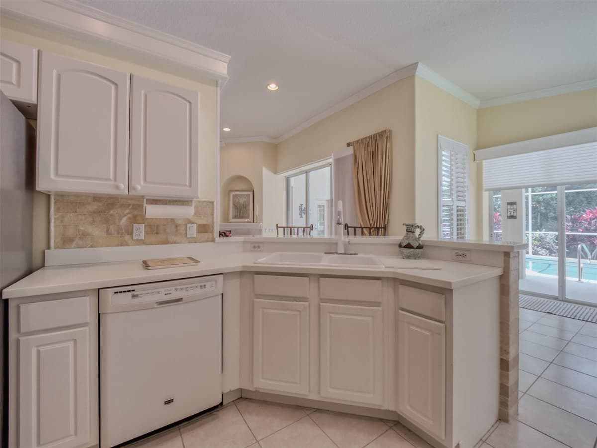 8310 WHISPERING WOODS COURT — photo 27 of 67