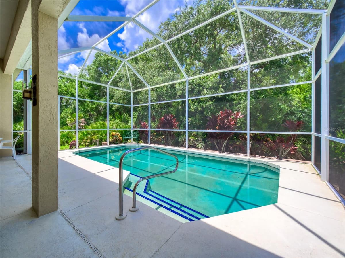 8310 WHISPERING WOODS COURT — photo 18 of 67