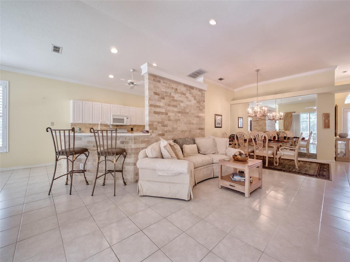 8310 WHISPERING WOODS COURT — photo 13 of 67