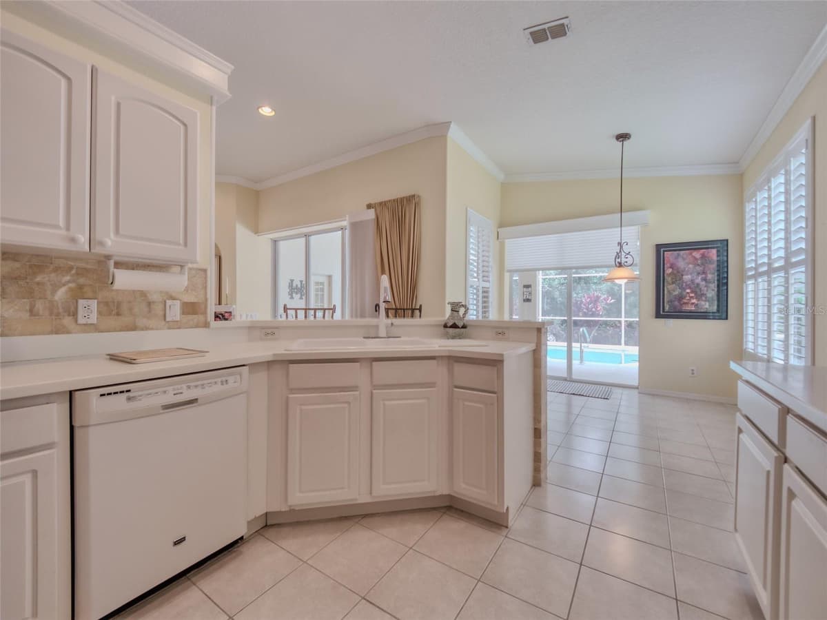 8310 WHISPERING WOODS COURT — photo 23 of 67