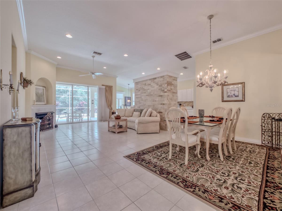 8310 WHISPERING WOODS COURT — photo 16 of 67