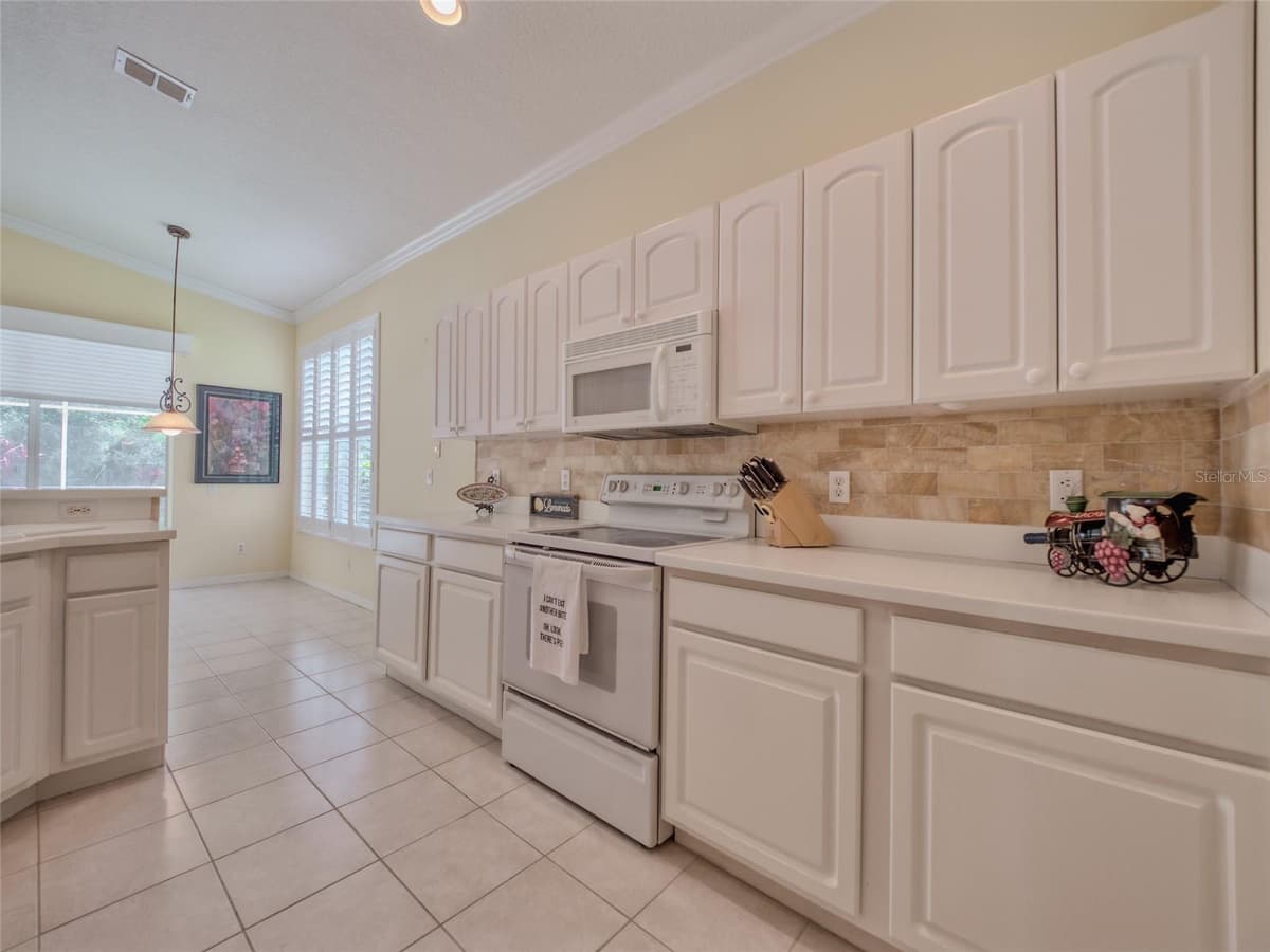 8310 WHISPERING WOODS COURT — photo 26 of 67