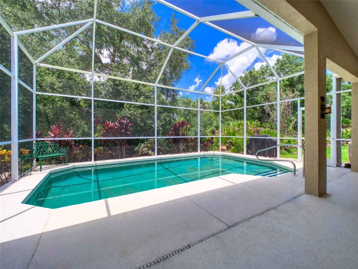 8310 WHISPERING WOODS COURT — photo 19 of 67