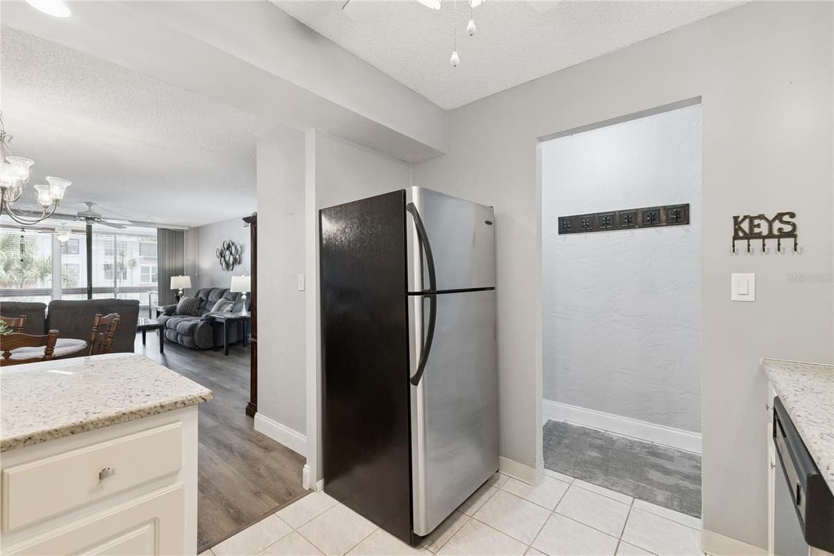 325 WILDER BOULEVARD — photo 15 of 50