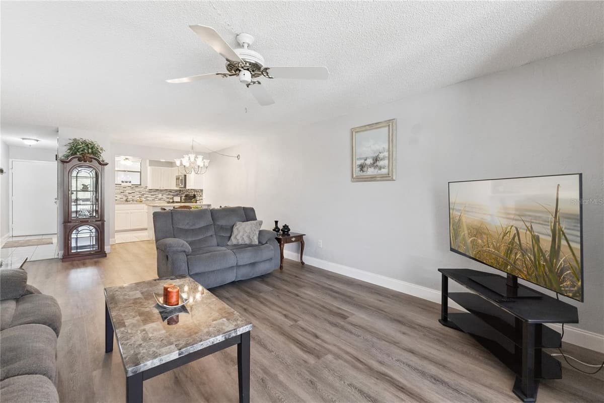 325 WILDER BOULEVARD — photo 11 of 50