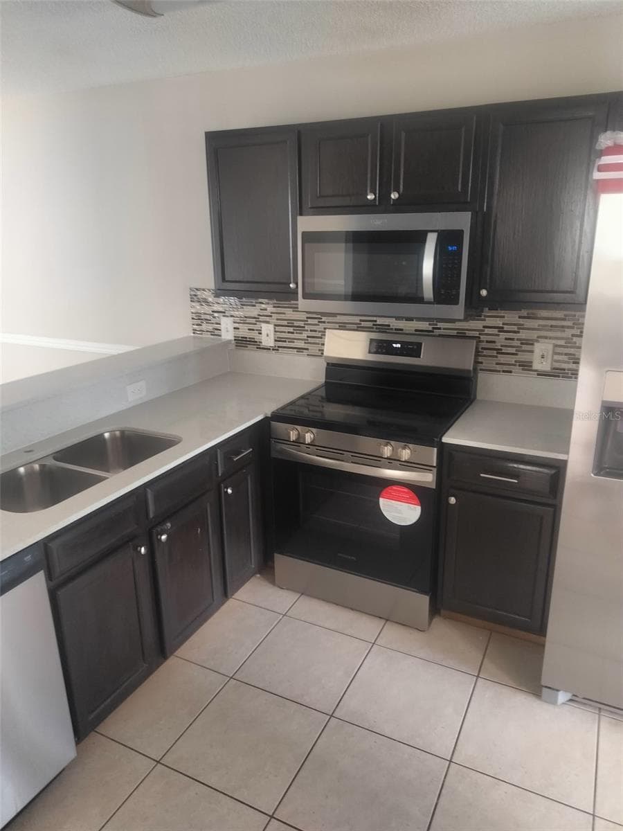 6730 BRITTANY CHASE COURT — photo 3 of 18