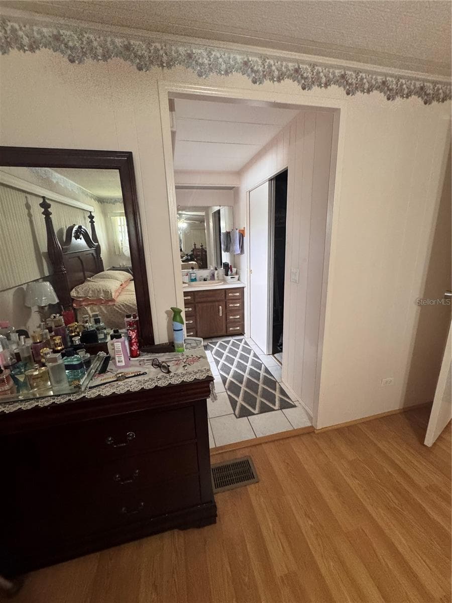 225 DIXIE LANE — photo 15 of 19