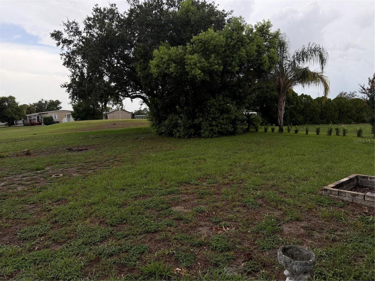 12260 HALLMARK AVENUE — photo 18 of 29