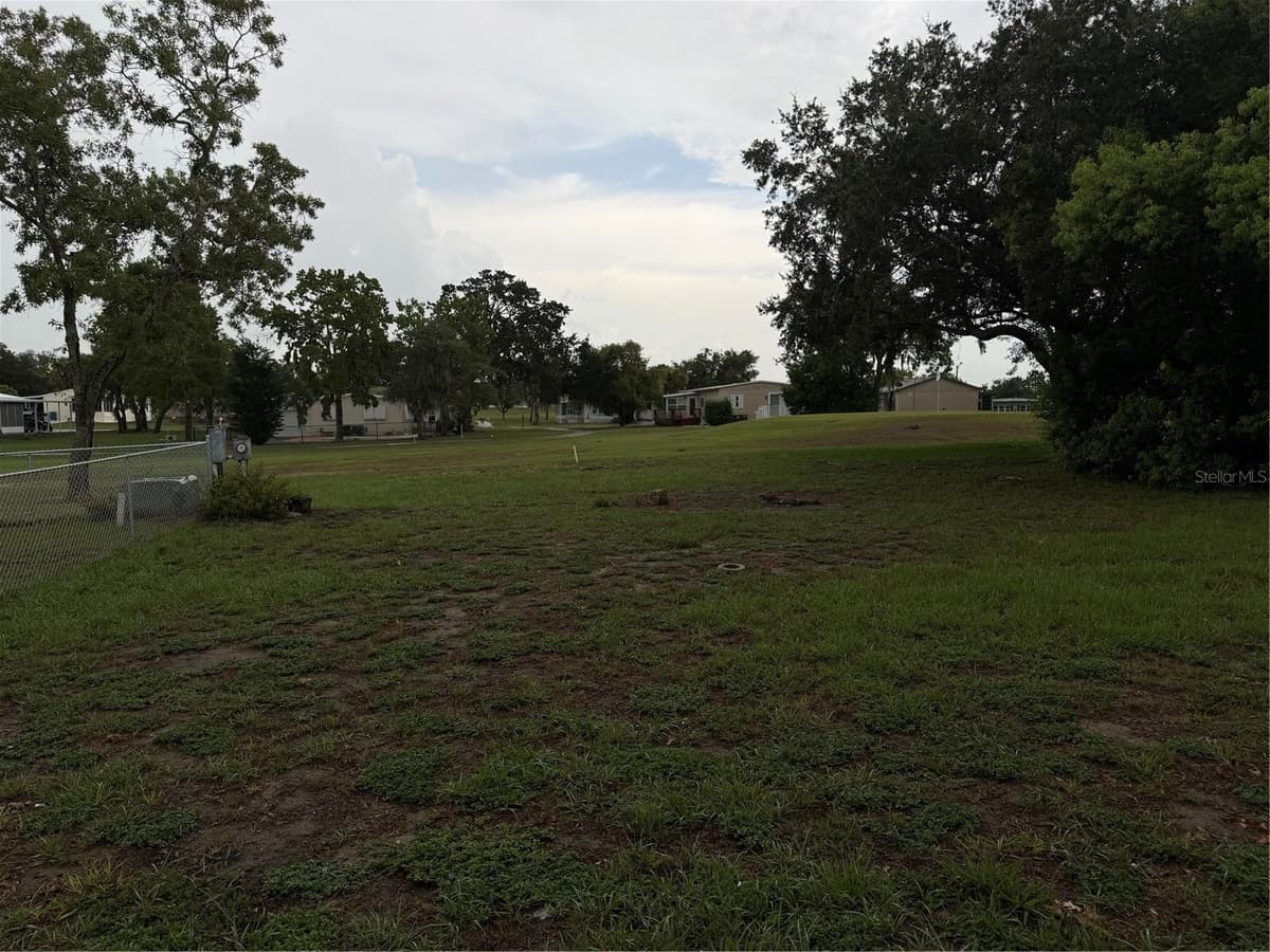 12260 HALLMARK AVENUE — photo 19 of 29