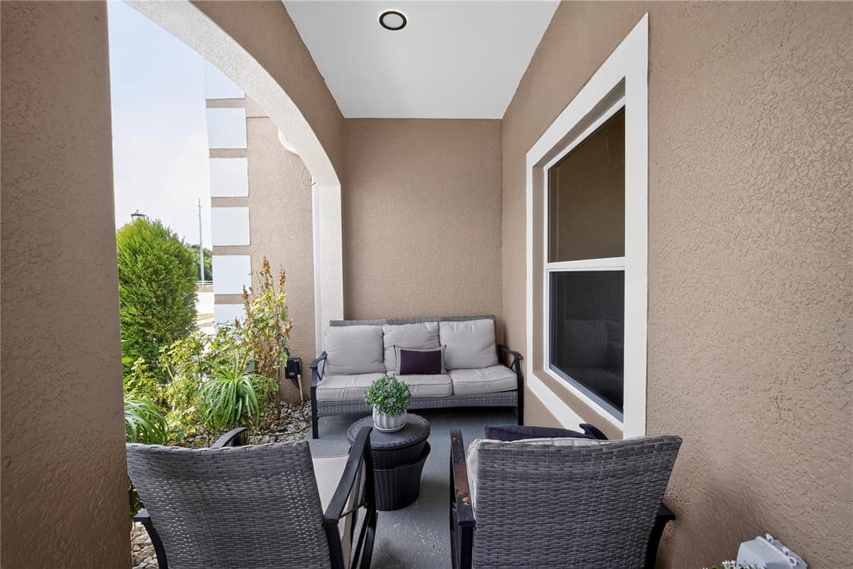 12209 CITRUS LEAF DRIVE — photo 3 of 37