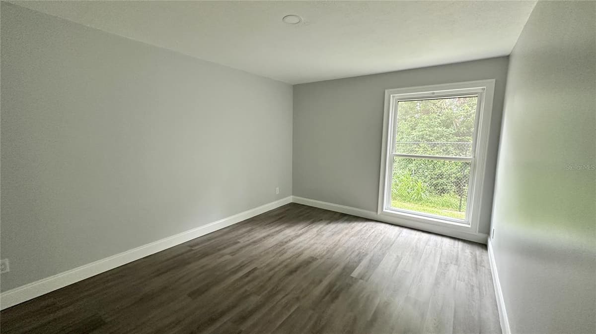 285 WYMORE ROAD — photo 10 of 13