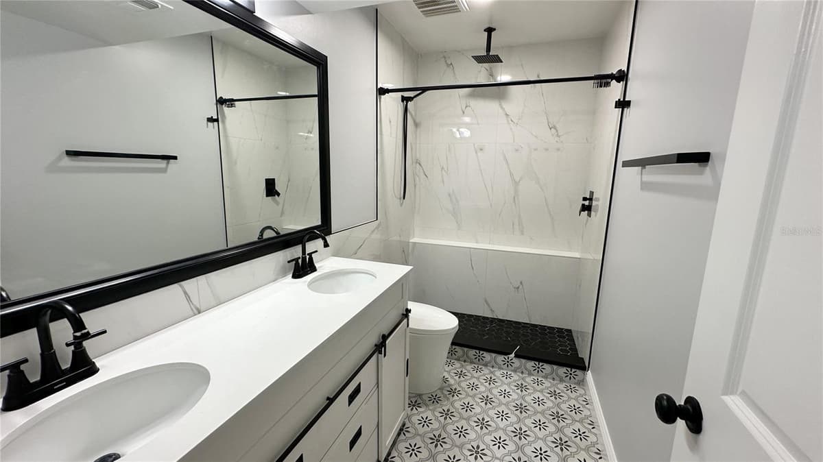 285 WYMORE ROAD — photo 8 of 13