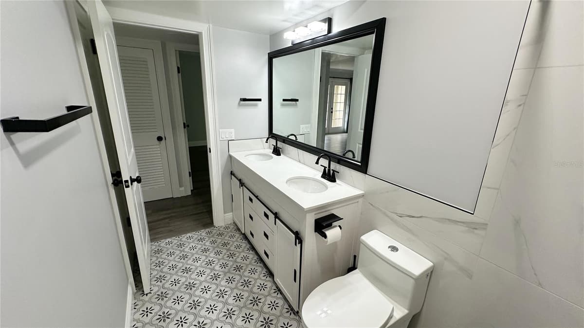 285 WYMORE ROAD — photo 9 of 13