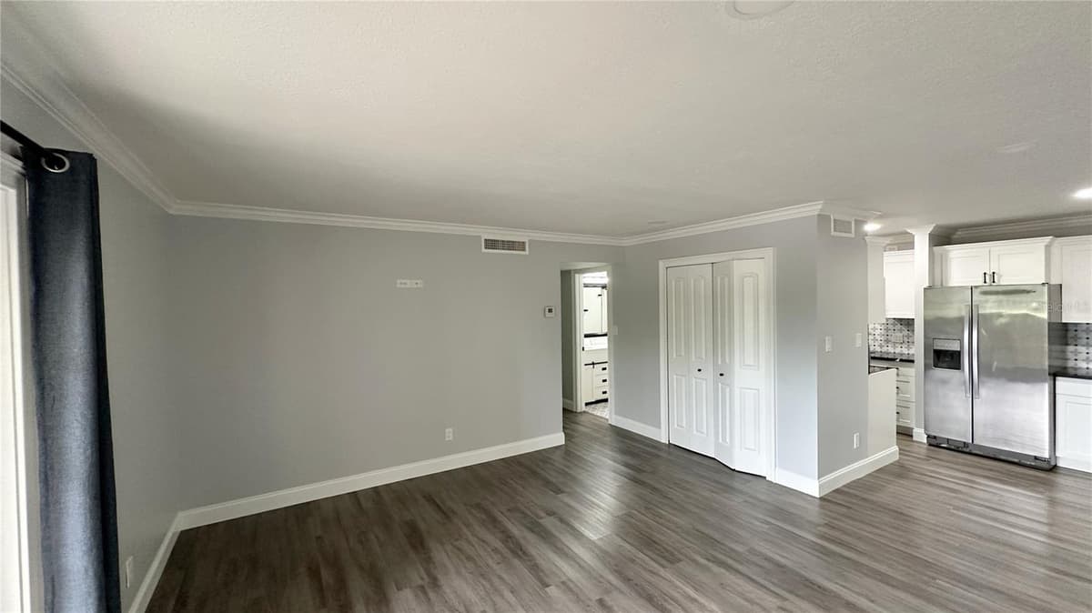 285 WYMORE ROAD — photo 3 of 13