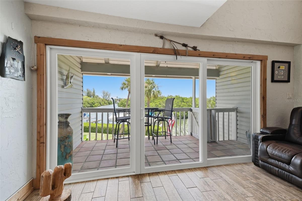 1375 PINELLAS BAYWAY — photo 5 of 35