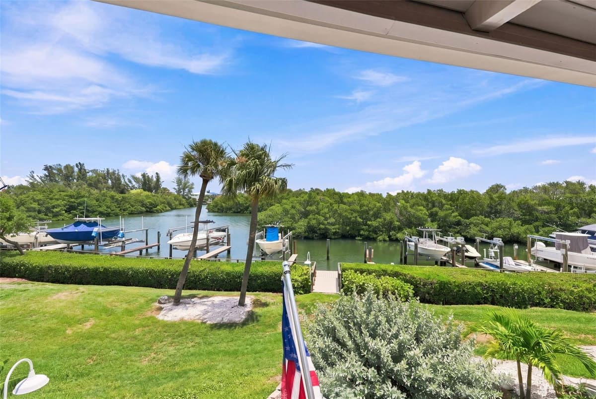 1375 PINELLAS BAYWAY — photo 7 of 35