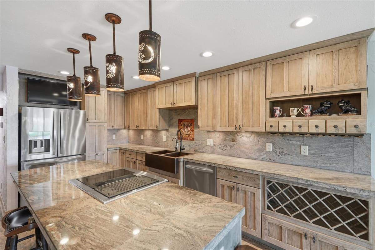 1375 PINELLAS BAYWAY — photo 9 of 35