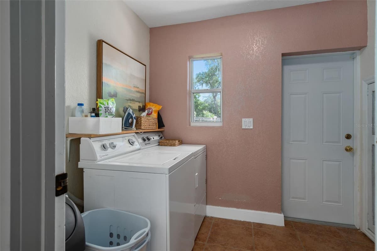 1055 DRUID DRIVE — photo 25 of 38
