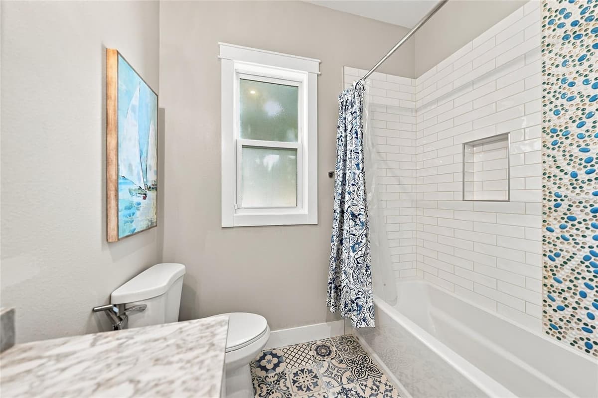 2592 INGLES AVENUE — photo 36 of 64