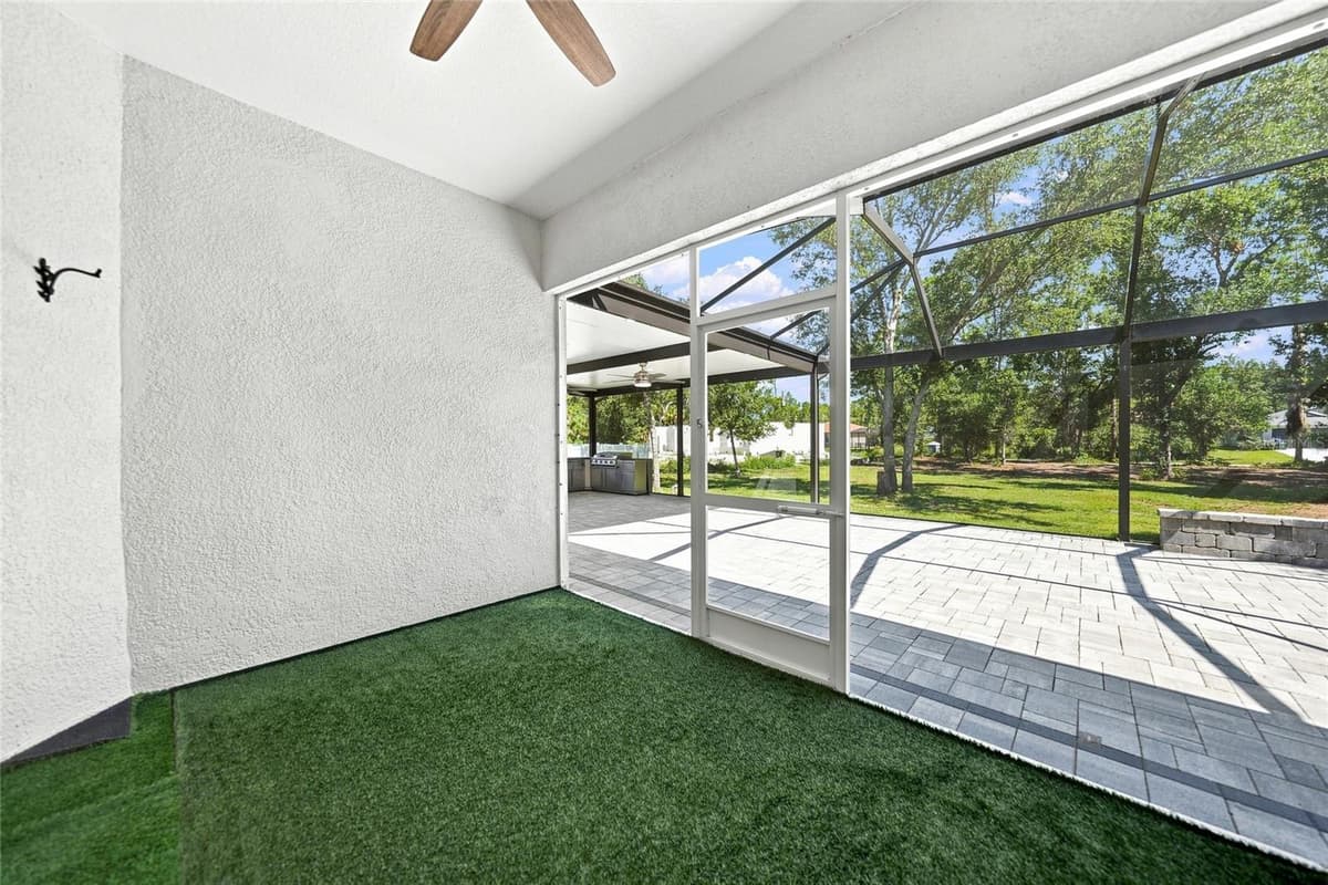 2592 INGLES AVENUE — photo 42 of 64