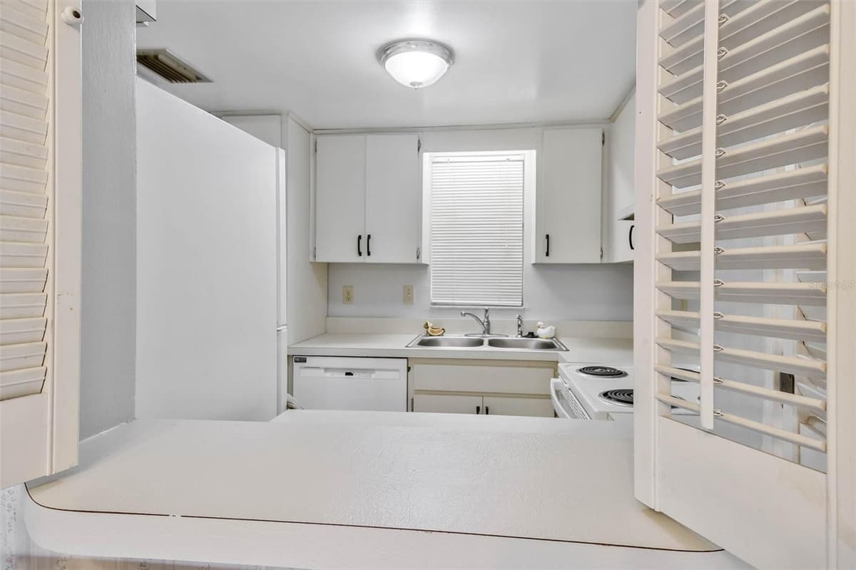 4515 MARINE PARKWAY — photo 7 of 36