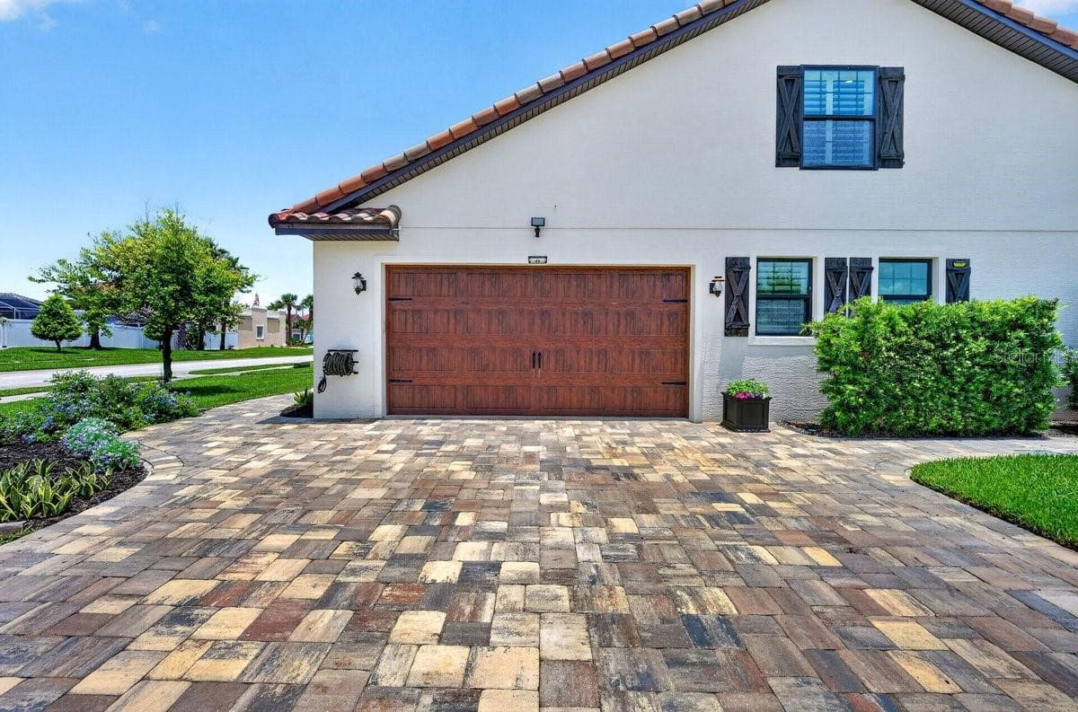 114 COQUINA KEY DRIVE — photo 2 of 66