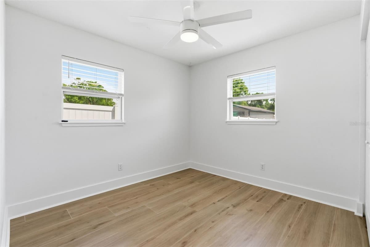 3916 IOWA AVENUE — photo 21 of 26
