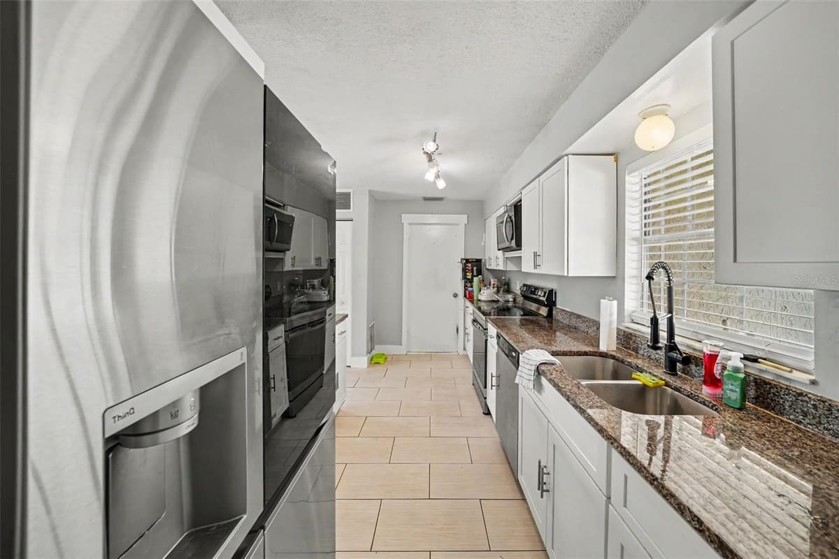 1180 BALFOUR DRIVE — photo 9 of 24