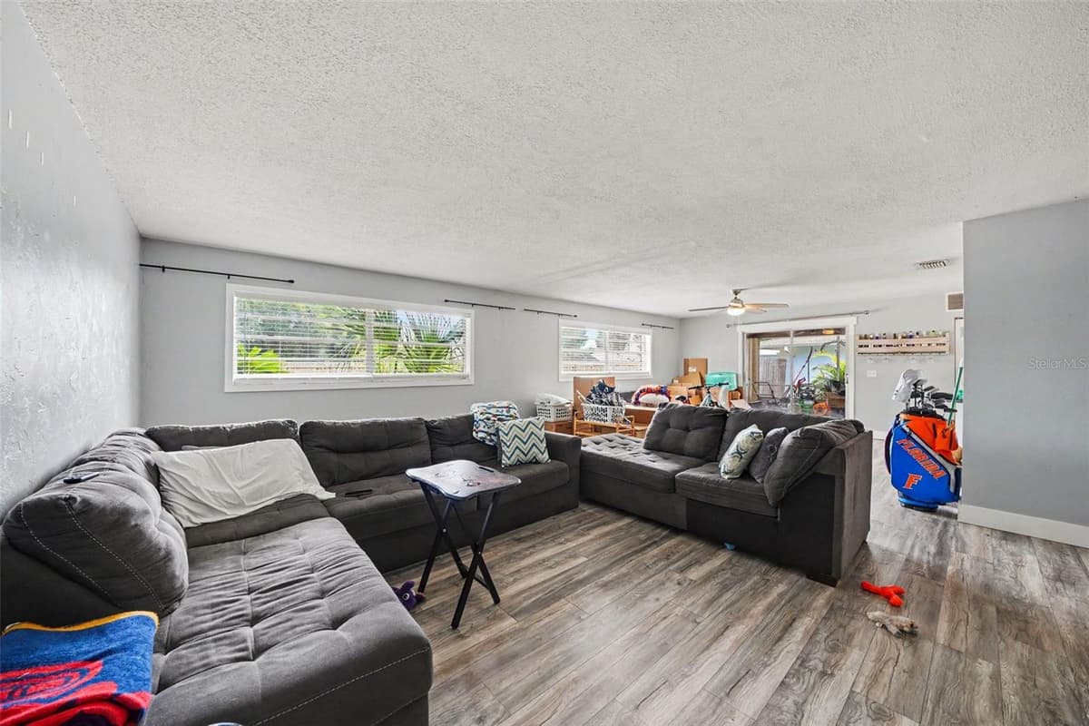 1180 BALFOUR DRIVE — photo 6 of 24