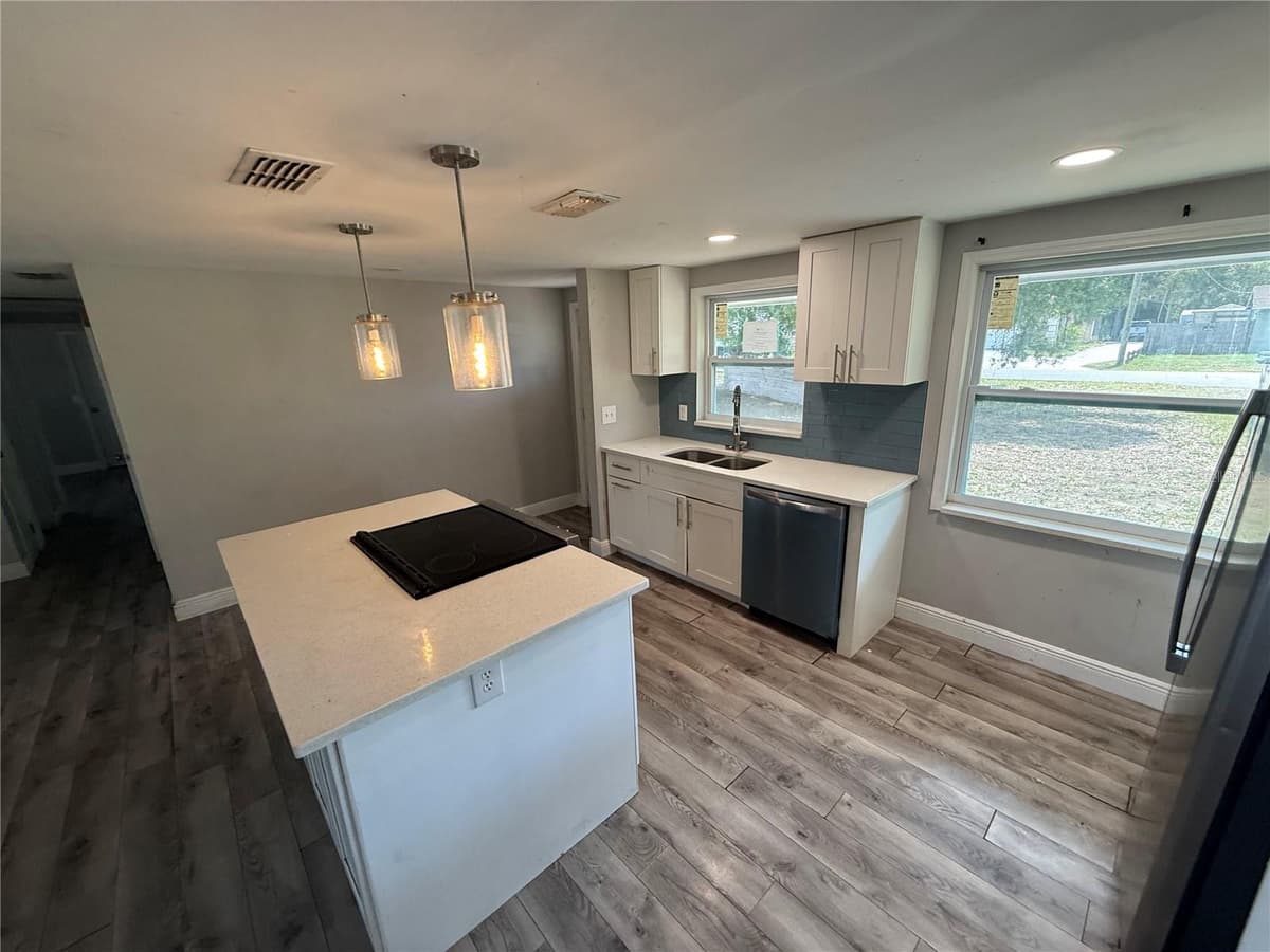 10015 PREVATT STREET — photo 3 of 16