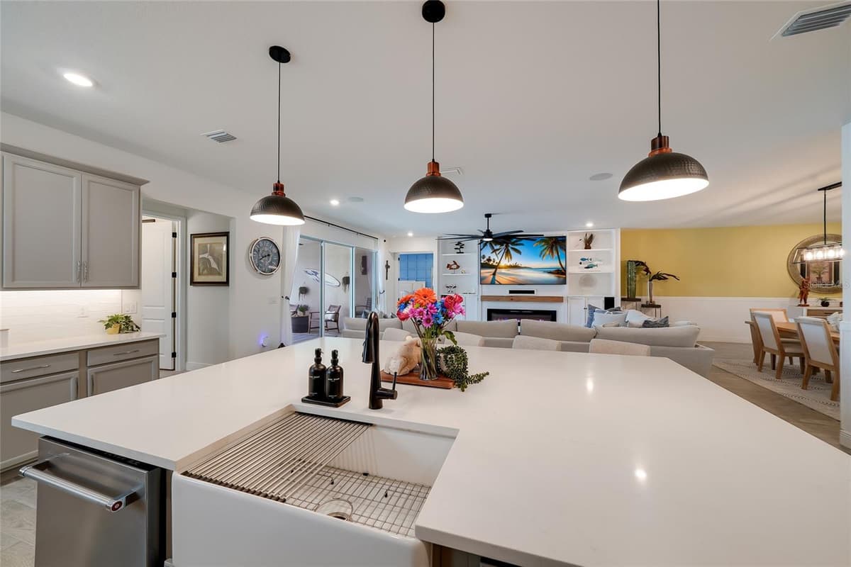 7466 SEA MANATEE STREET — photo 13 of 51