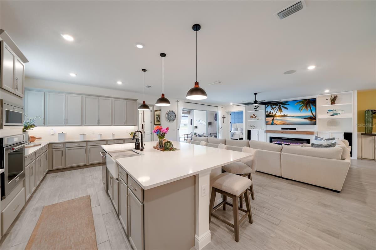 7466 SEA MANATEE STREET — photo 12 of 51