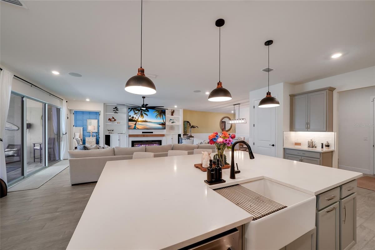 7466 SEA MANATEE STREET — photo 14 of 51