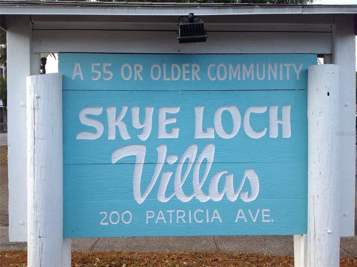 180 SKY LOCH DRIVE — photo 25 of 44