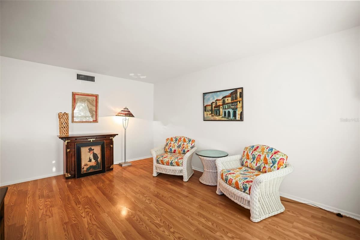 180 SKY LOCH DRIVE — photo 10 of 44