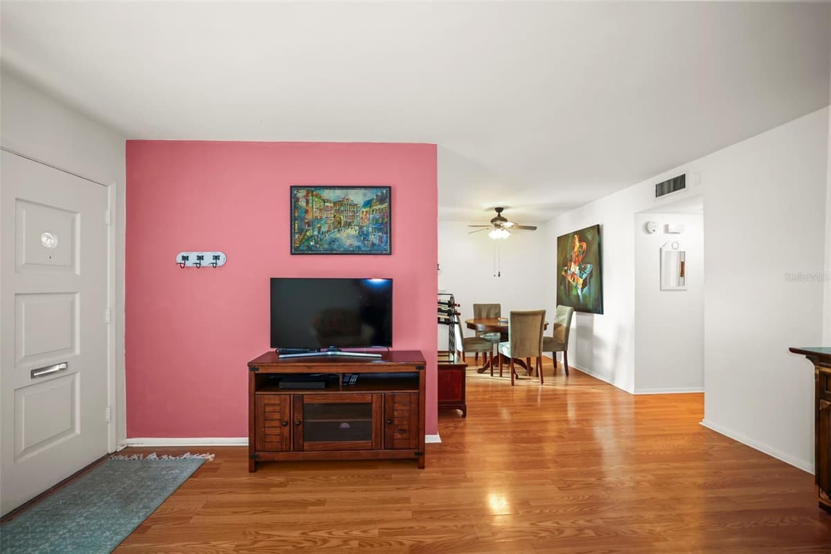 180 SKY LOCH DRIVE — photo 9 of 44