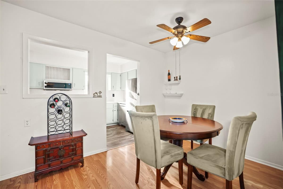 180 SKY LOCH DRIVE — photo 14 of 44
