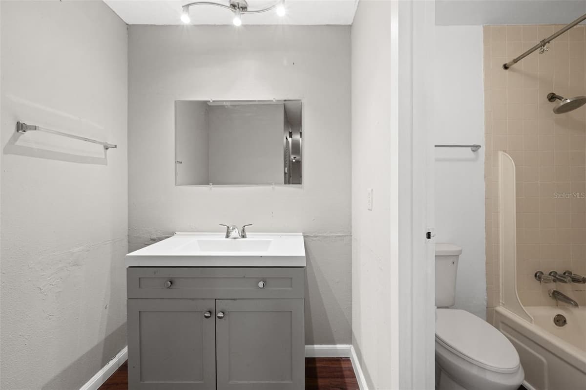2811 ARCHER ROAD — photo 30 of 32