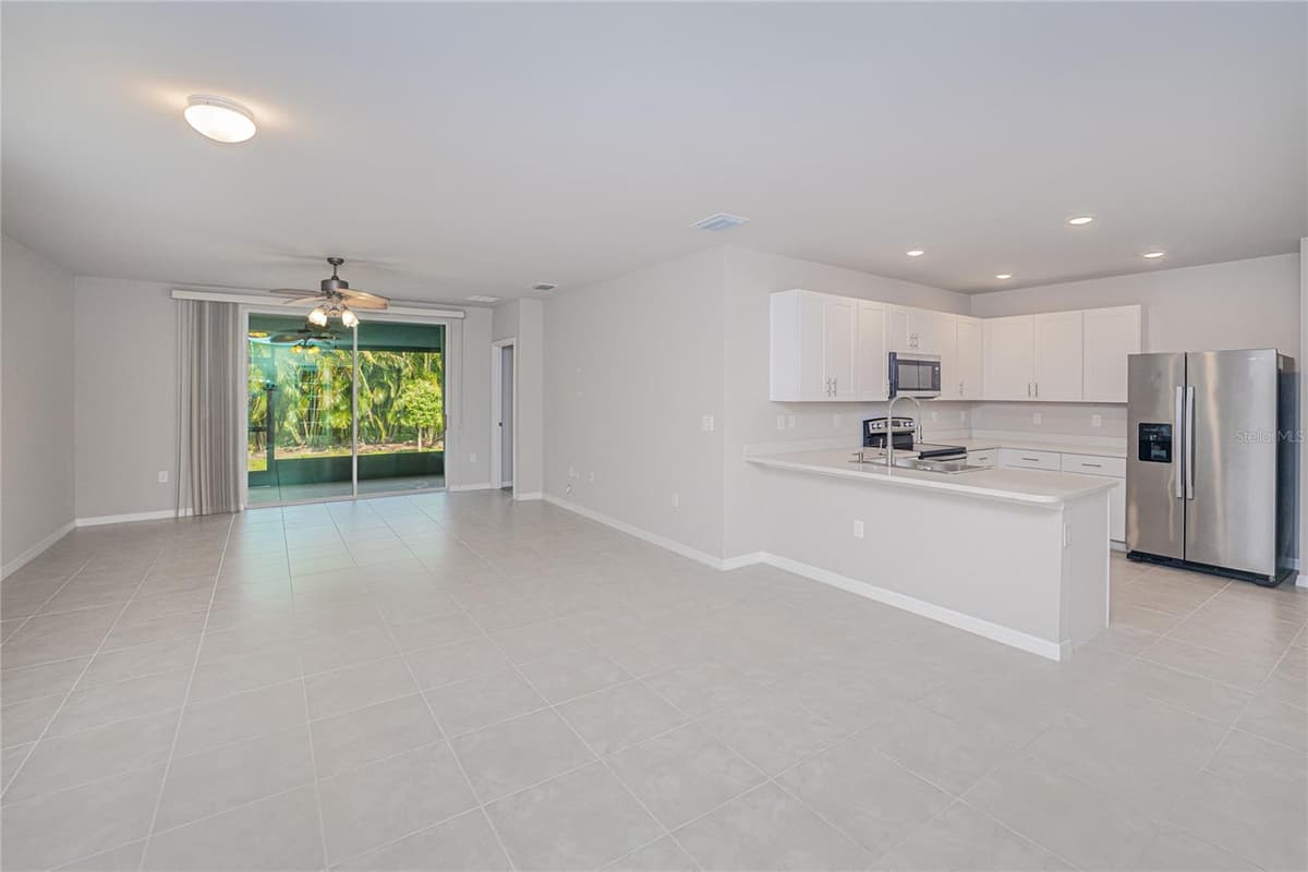 7097 LENOX CIRCLE — photo 5 of 44