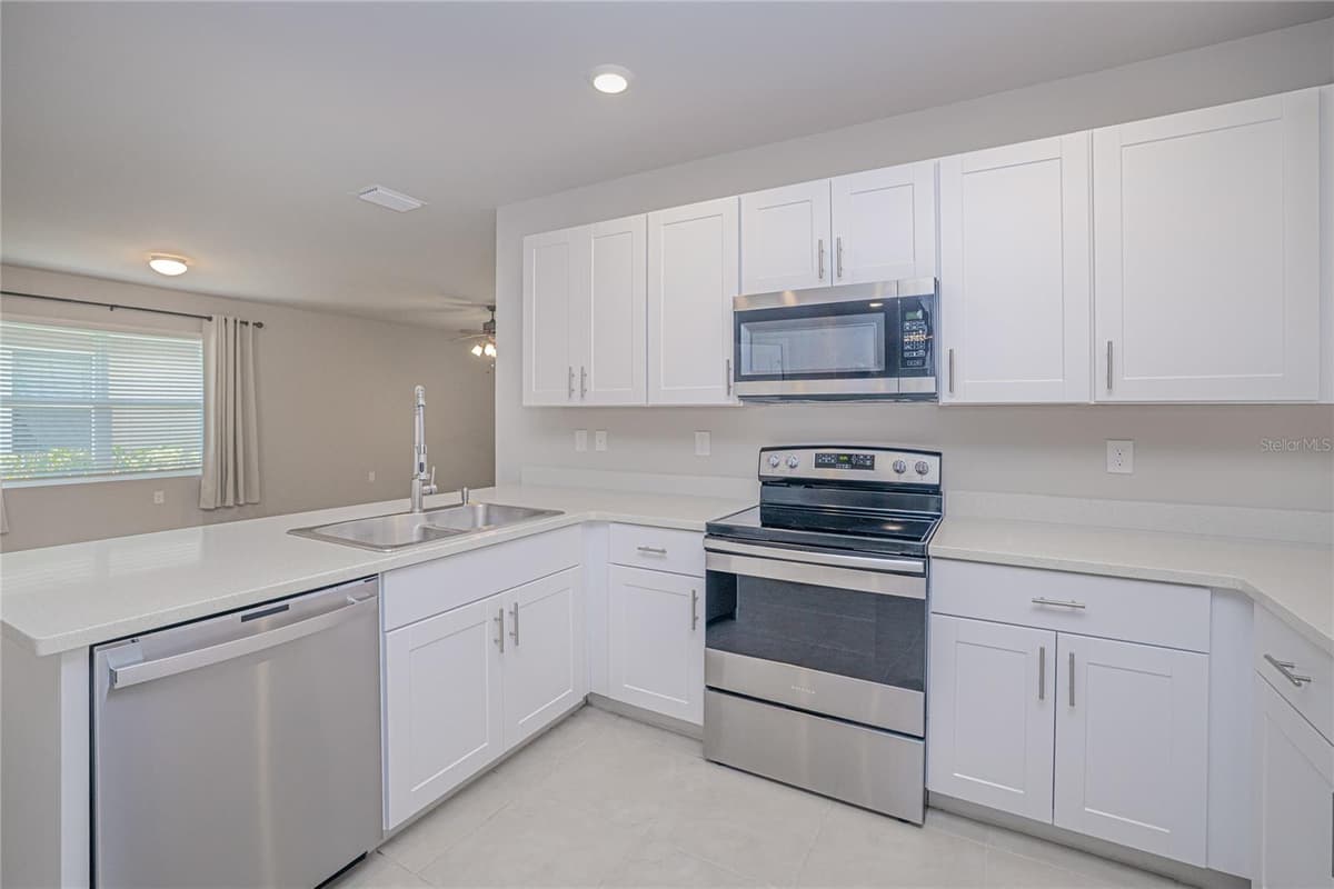 7097 LENOX CIRCLE — photo 11 of 44