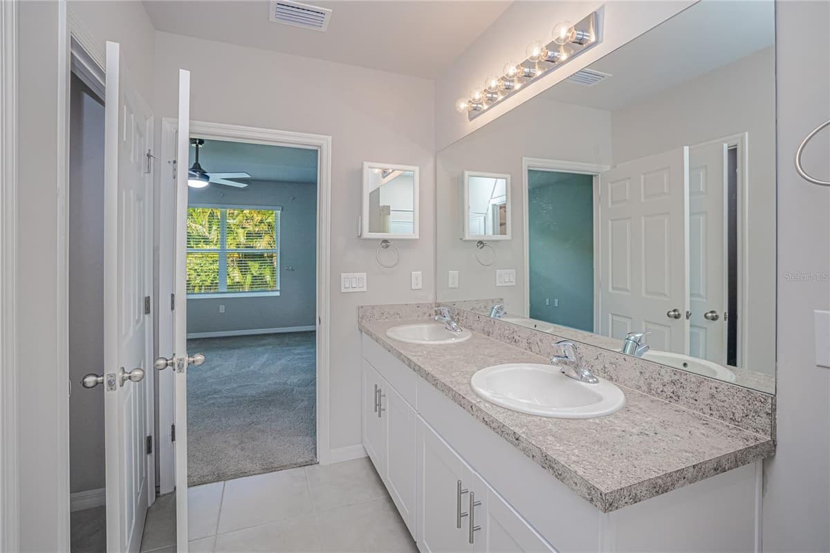 7097 LENOX CIRCLE — photo 20 of 44
