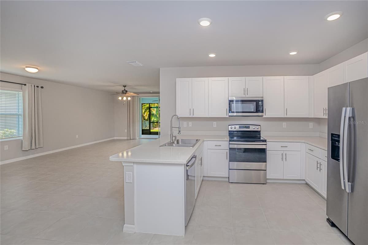 7097 LENOX CIRCLE — photo 6 of 44