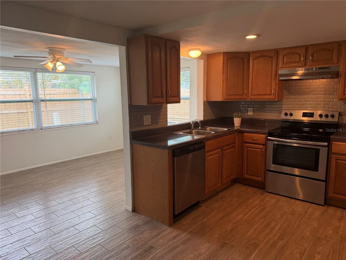 3908 BADEN DRIVE — photo 10 of 30