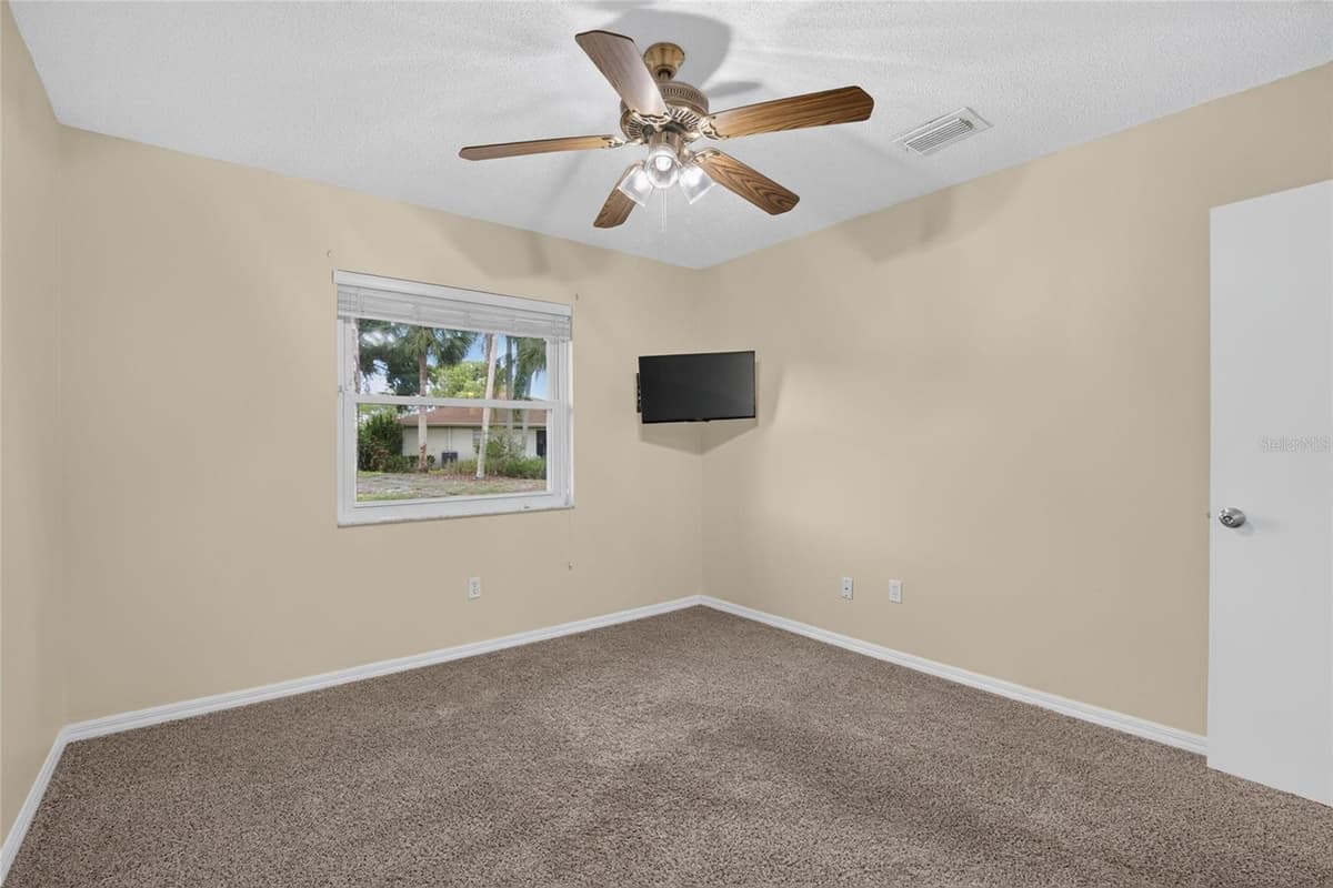 2202 HORSHAM PLACE — photo 32 of 91