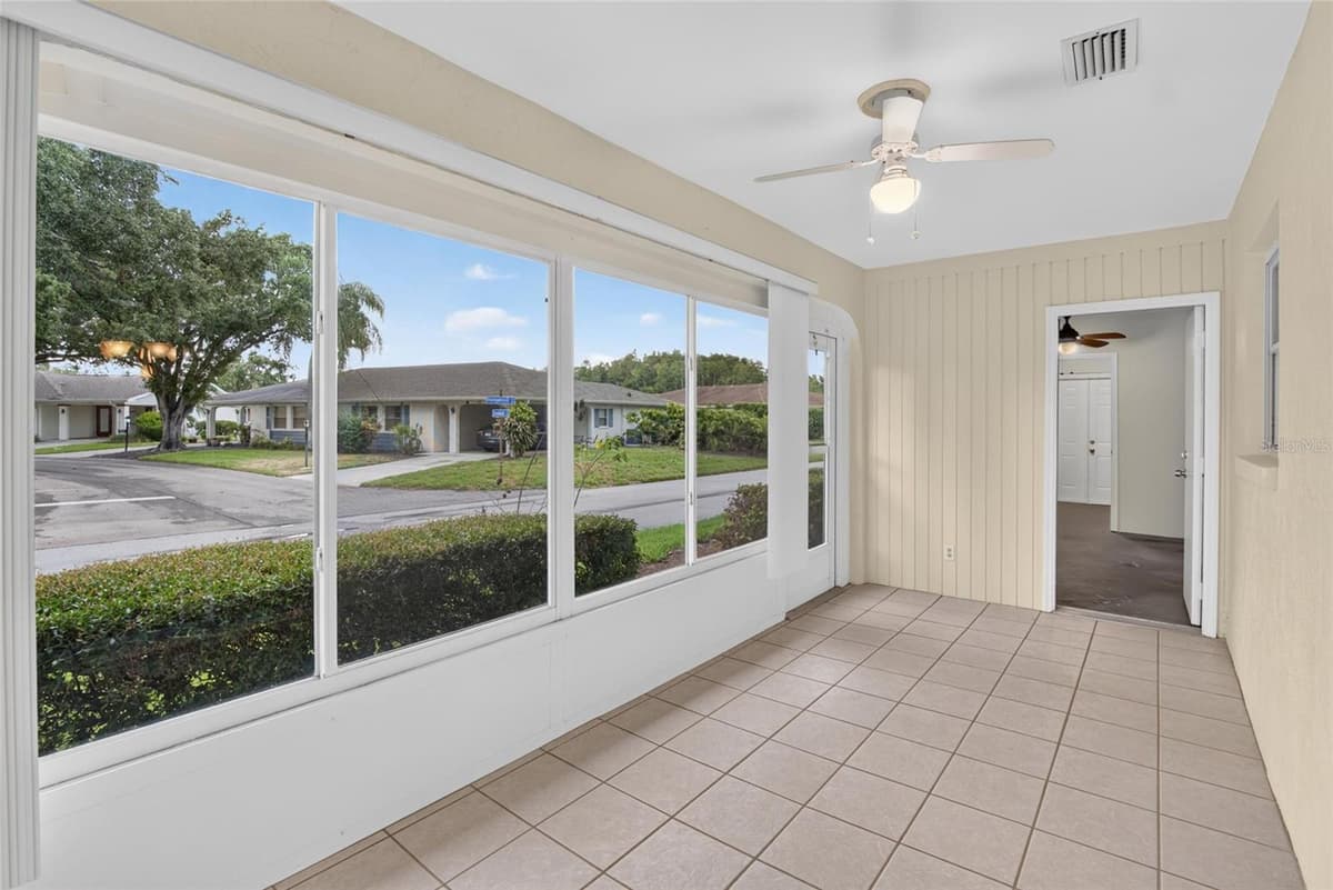 2202 HORSHAM PLACE — photo 4 of 91
