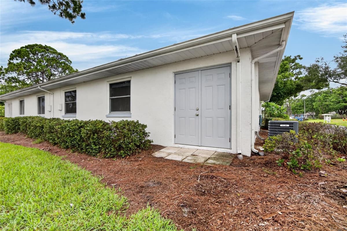 2202 HORSHAM PLACE — photo 14 of 91