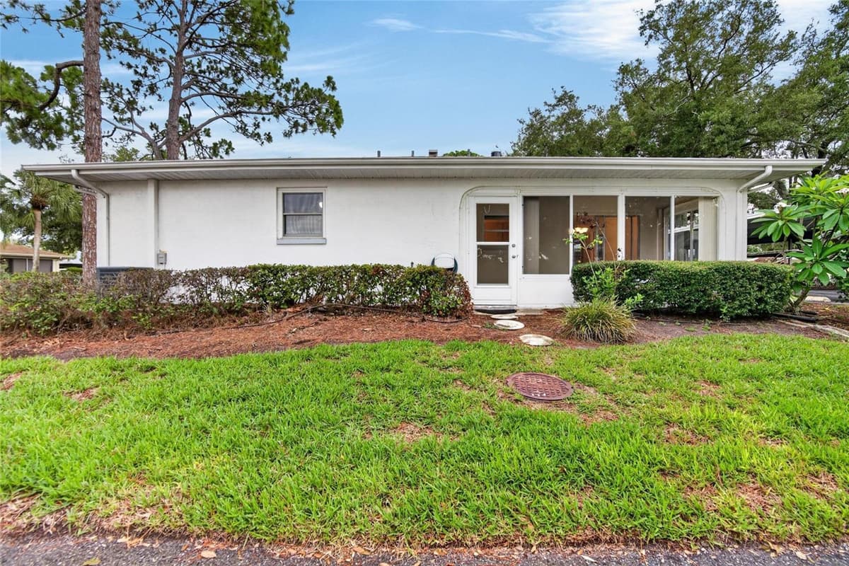 2202 HORSHAM PLACE — photo 12 of 91