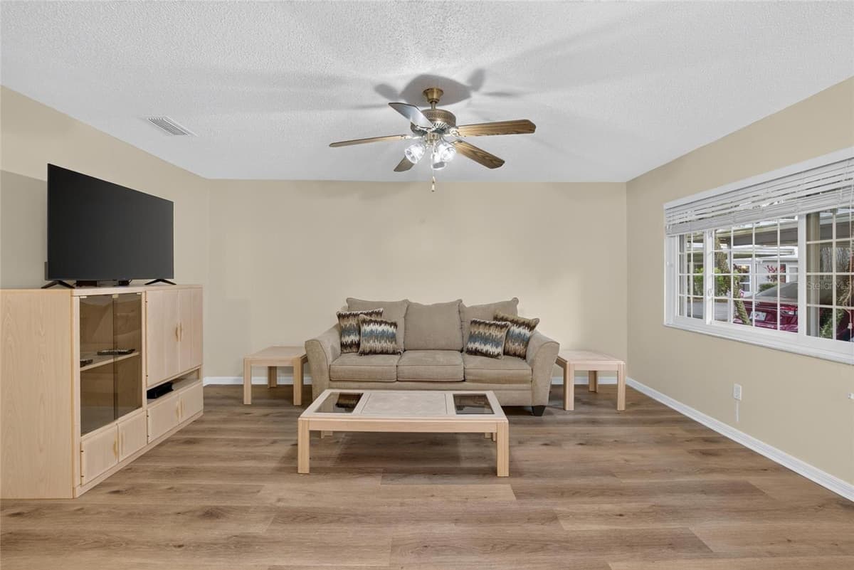 2202 HORSHAM PLACE — photo 26 of 91