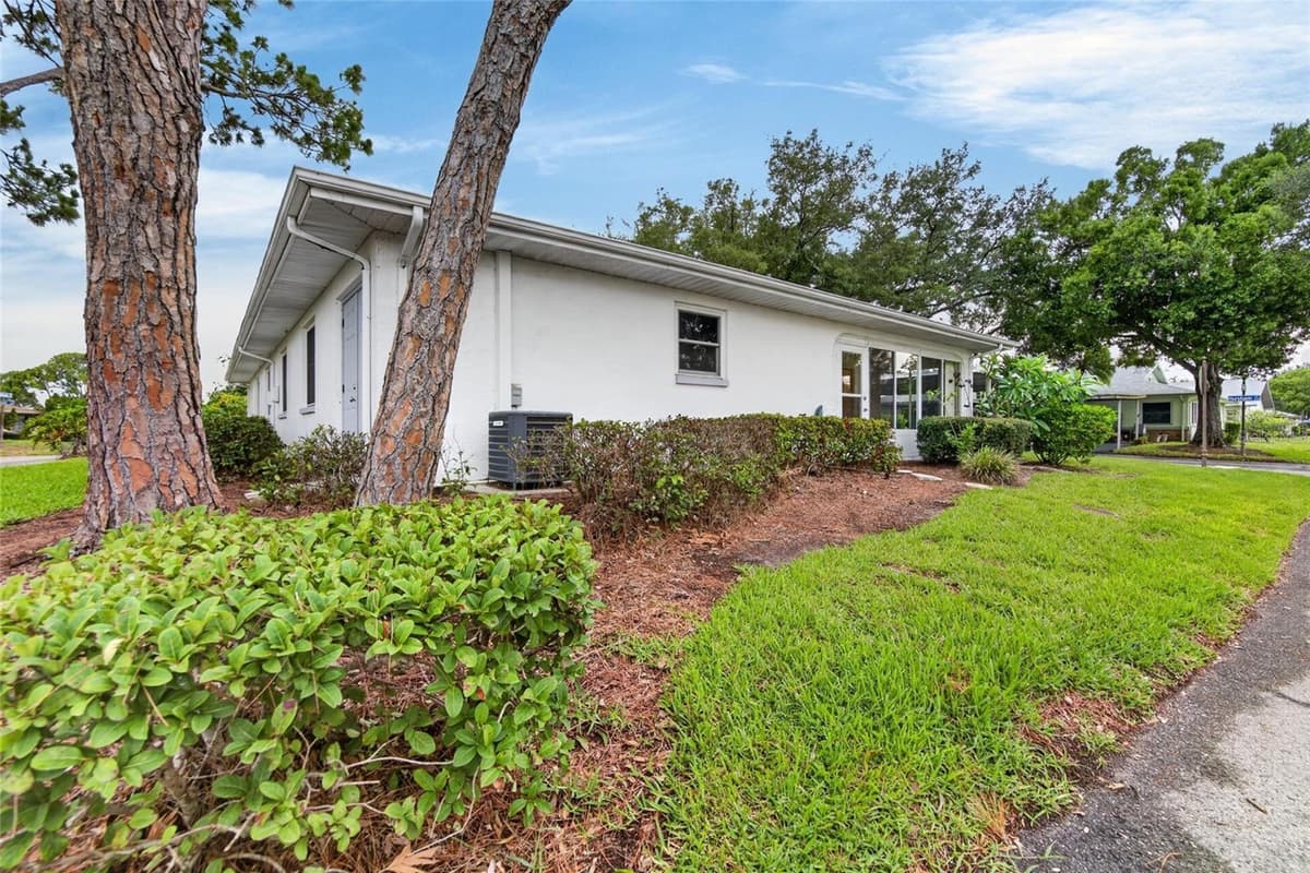 2202 HORSHAM PLACE — photo 11 of 91