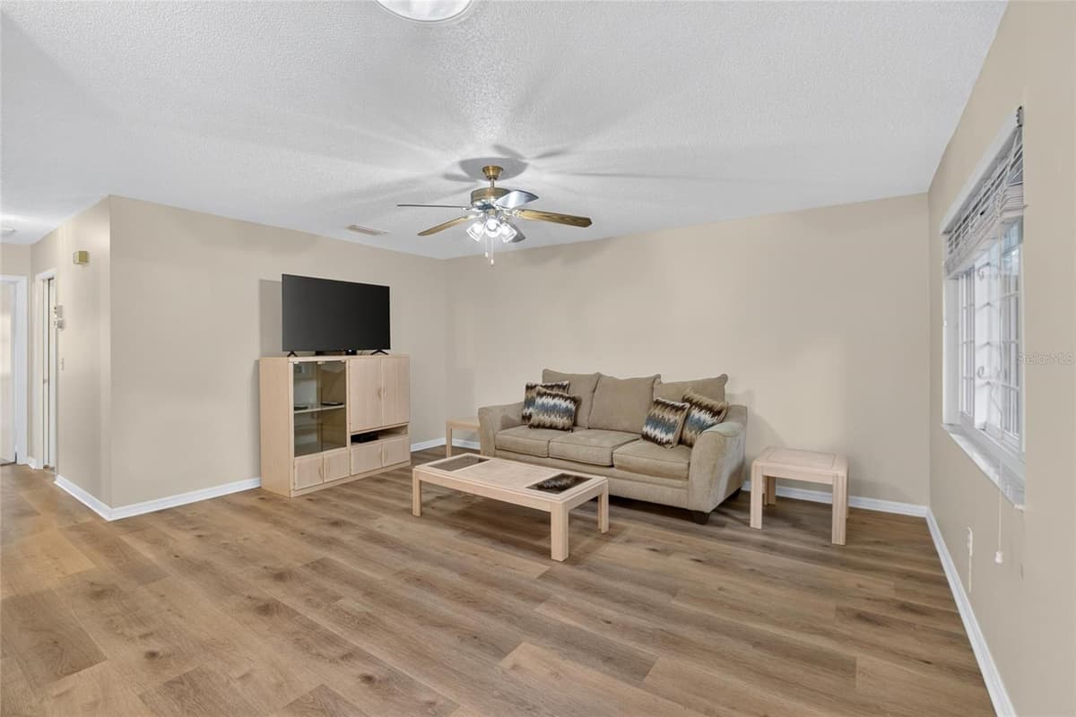 2202 HORSHAM PLACE — photo 25 of 91